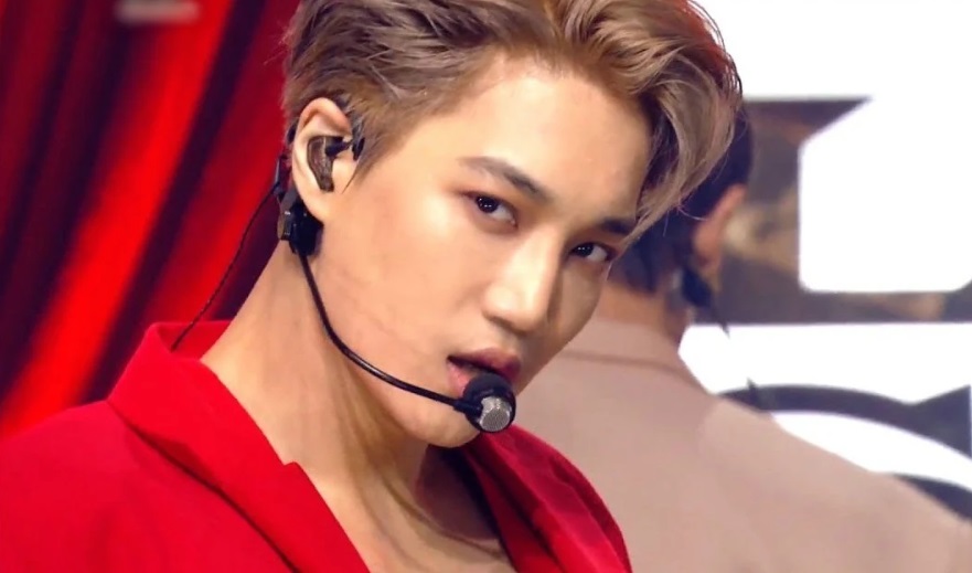 1. Kai's iconic blue hair in EXO's "Love Shot" music video - wide 6